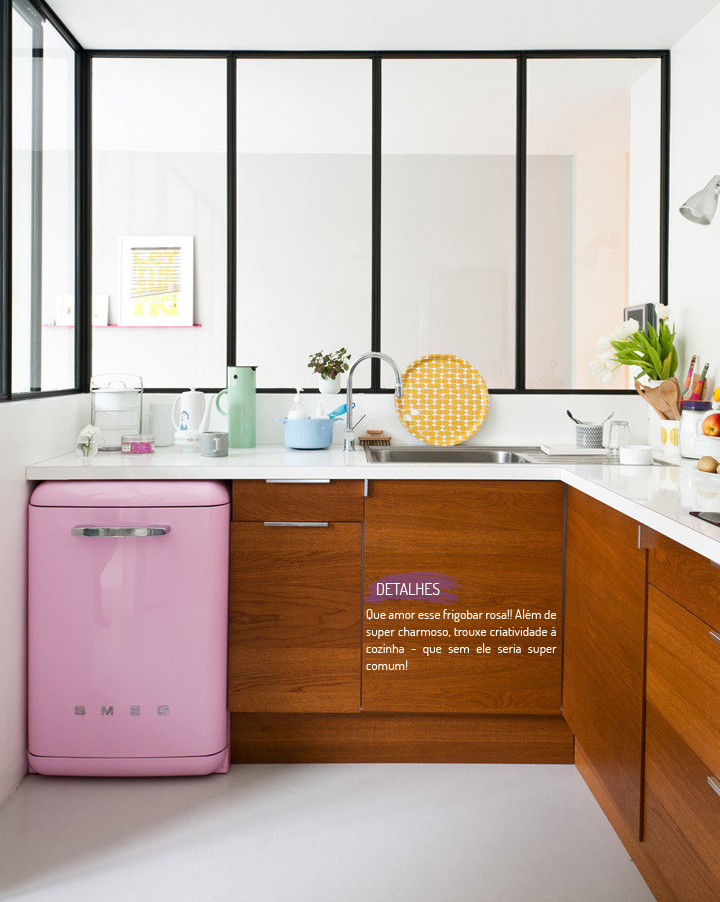 Decoração de: Cozinha - frigobar rosa; Casa de Valentina