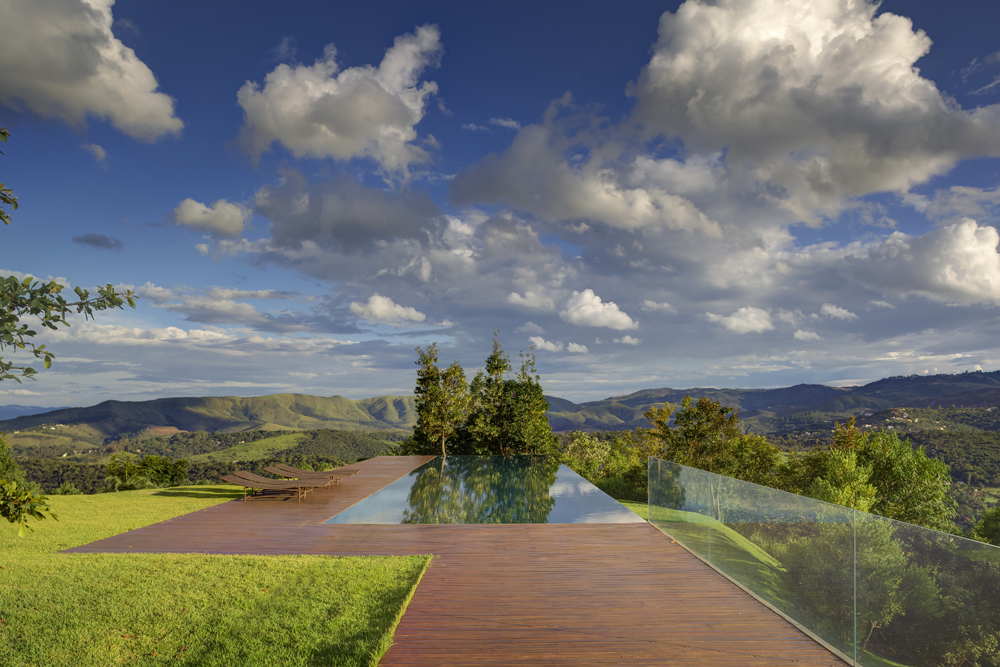 Decoração de; jardim; piscina infinita; Casa de Valentina