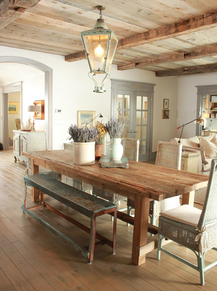 Decoração de: Sala de jantar; mesa de madeira rústica; Casa de Valentina