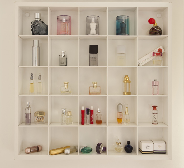 Decoração de: Detalhes  - coleção de perfumes;  Casa de Valentina