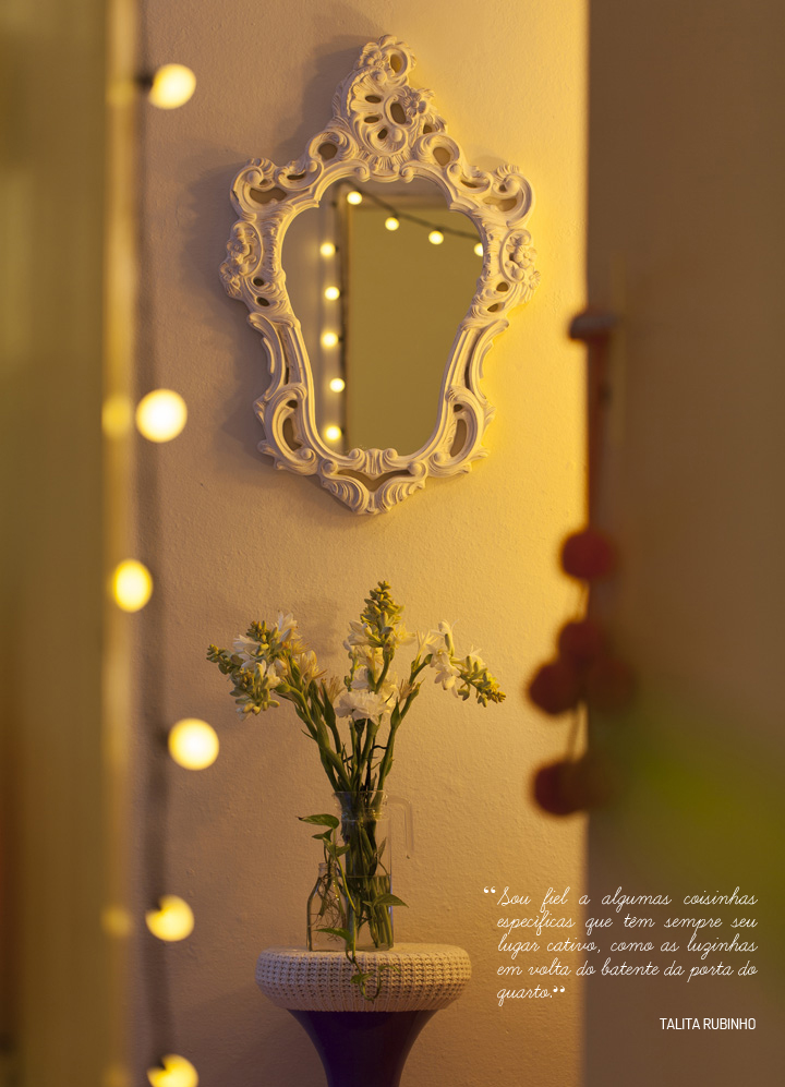 Decoração de: Detalhes; espelho moldura branca; Casa de Valentina