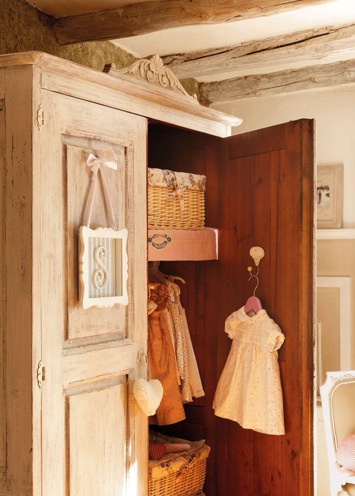 Decoração de: Detalhes; armário rústico; Casa de Valentina