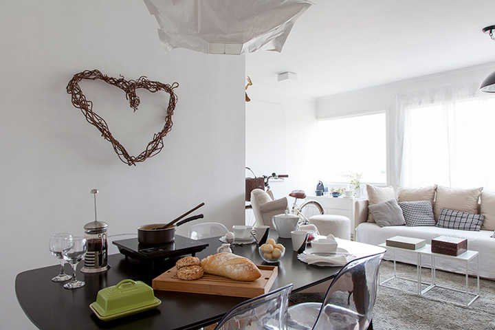 Decoração de: Sala de jantar; mesa de jantar retangular preta; Casa de Valentina