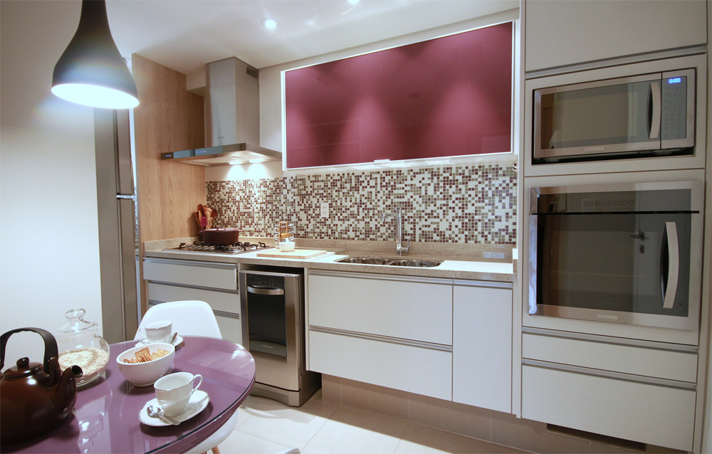 Decoração de: Cozinha; armário roxo; Casa de Valentina