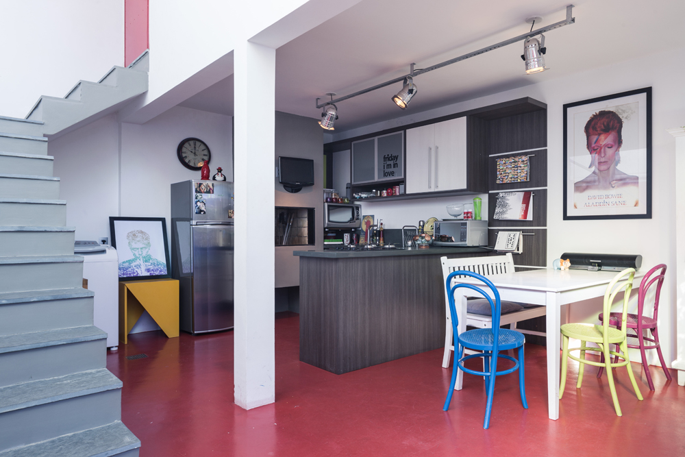 Decoração de: Cozinha integrada; piso de tecnocimento rosa; Casa de Valentina