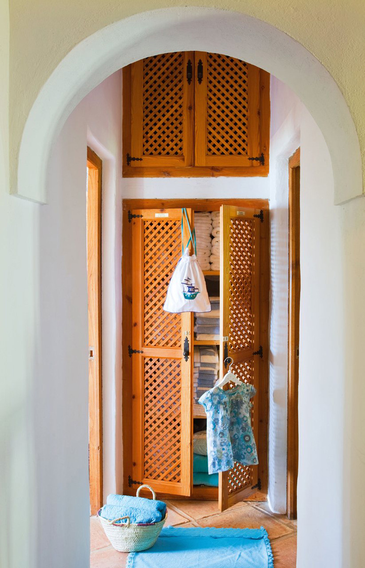 Decoração de: Detalhes; portas de madeira vazada; Casa de Valentina