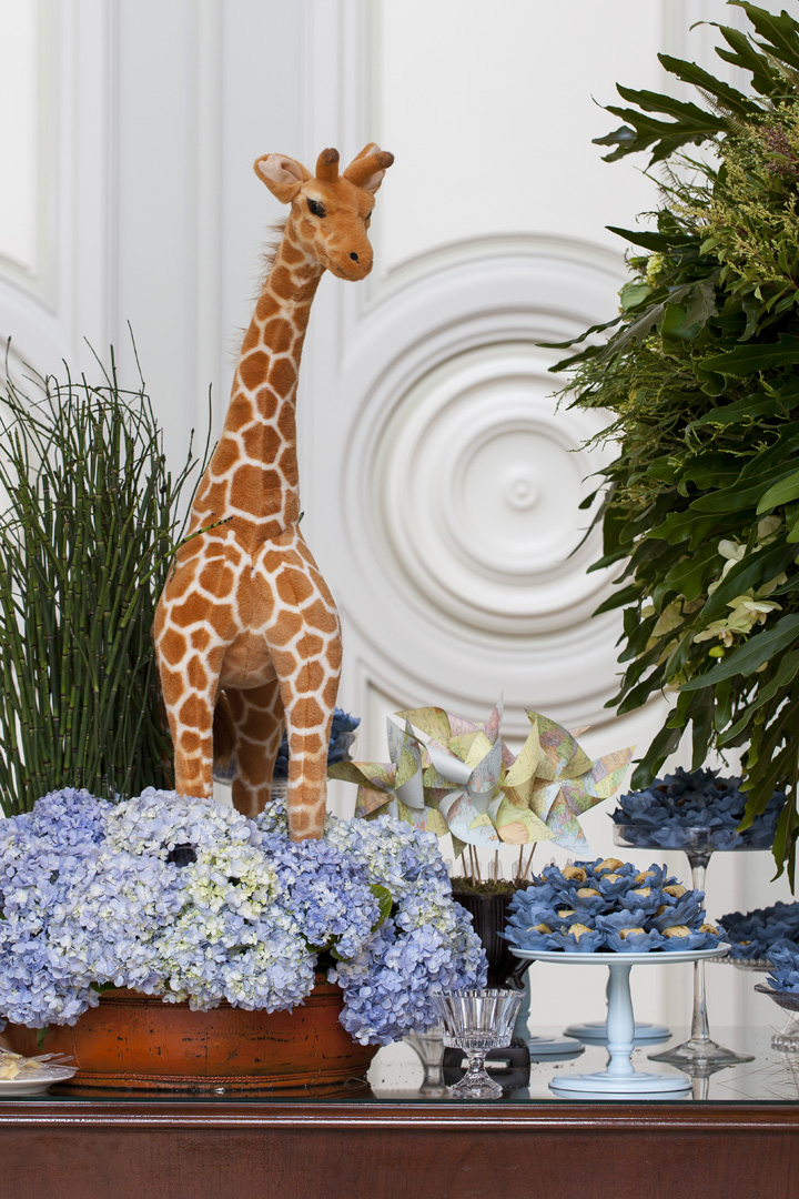 Decoração de: Detalhes; girafa de pelúcia;  Casa de Valentina