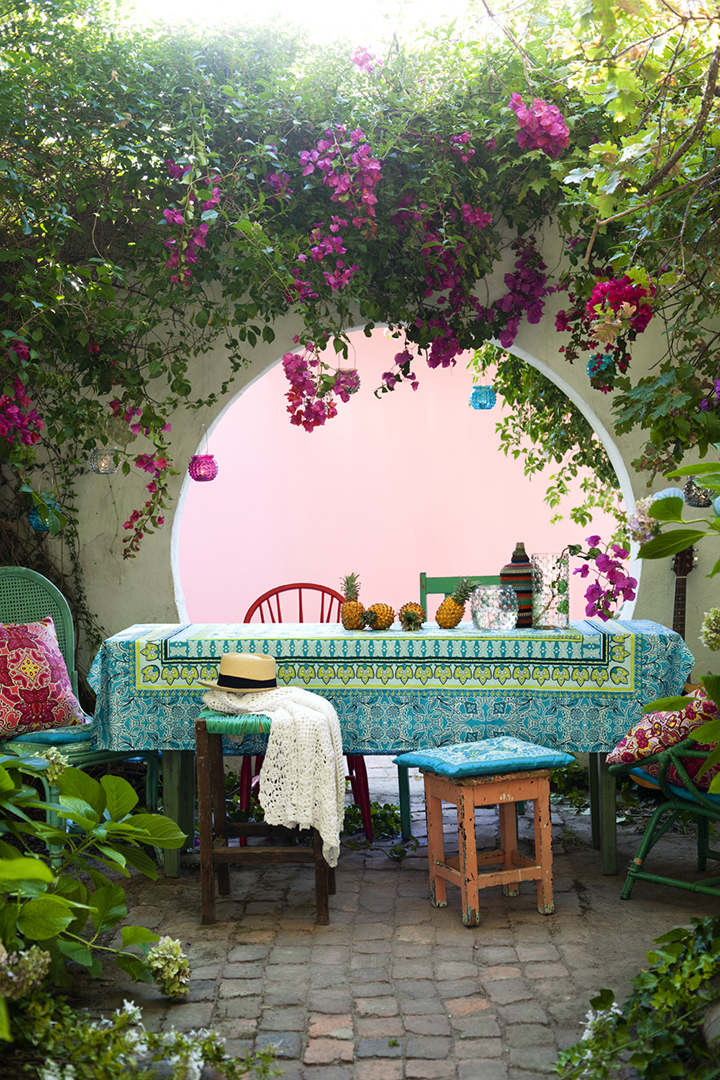 Decoração de: Varanda; toalha de mesa azul e verde; Casa de Valentina