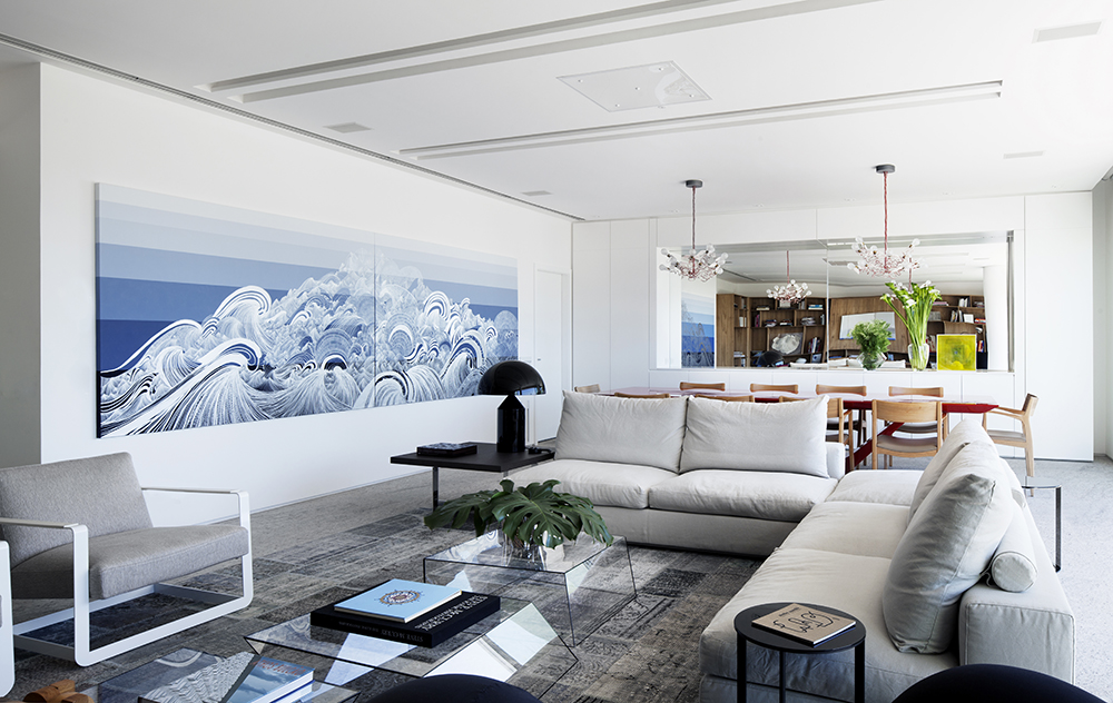 Decoração de: Sala de estar; quadro figurativo azul e branco; Casa de Valentina