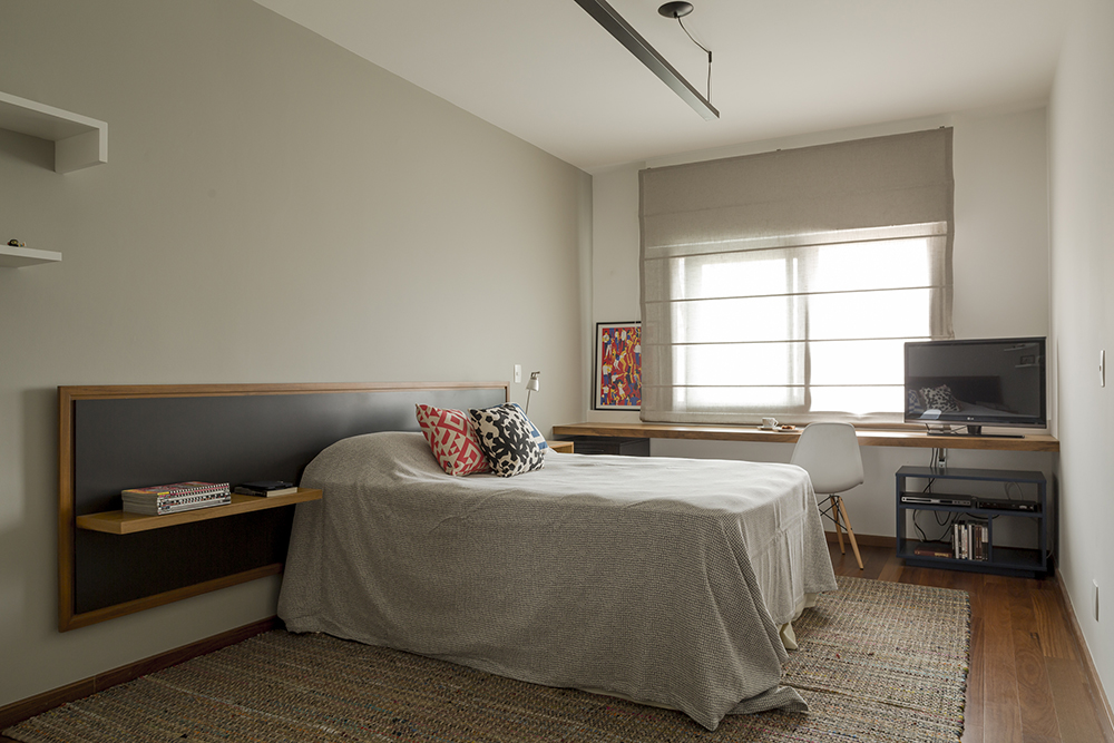 Decoração de: Quarto de casal; cabeceira cinza; Casa de Valentina