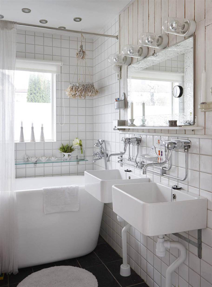 Decoração de: Banheiro; azulejos brancos quadrados; Casa de Valentina