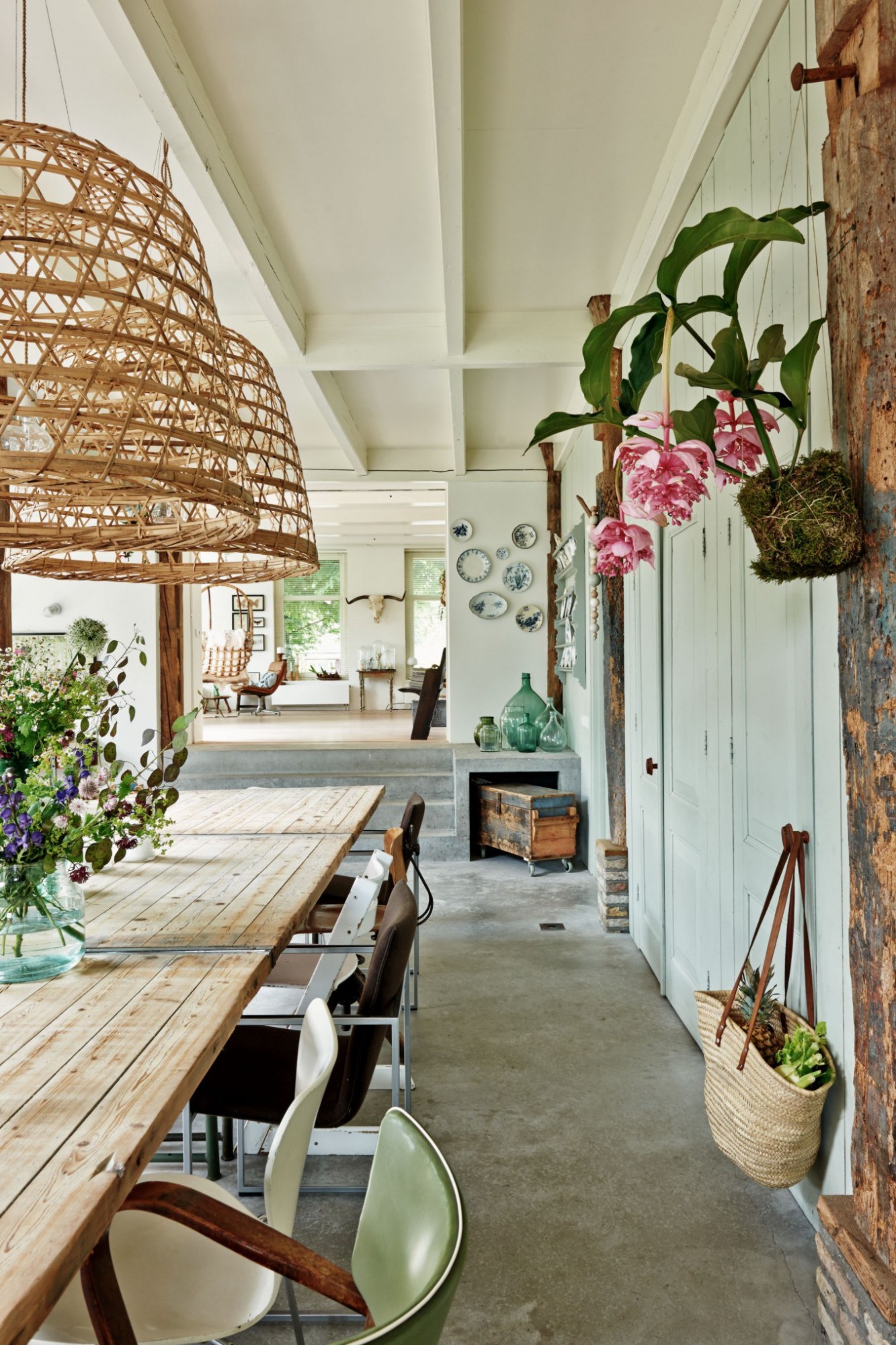 Decoração de: Sala de jantar; pendentes de bambu; Casa de Valentina