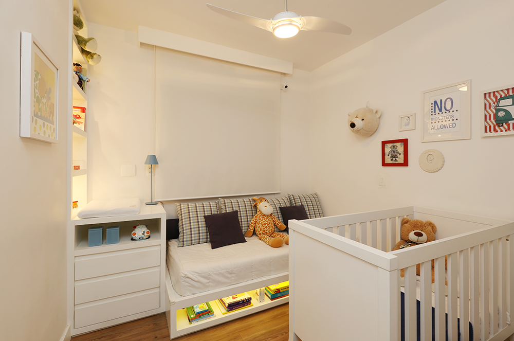 Decoração de: Quarto de bebê; cama com nichos iluminados; Casa de Valentina