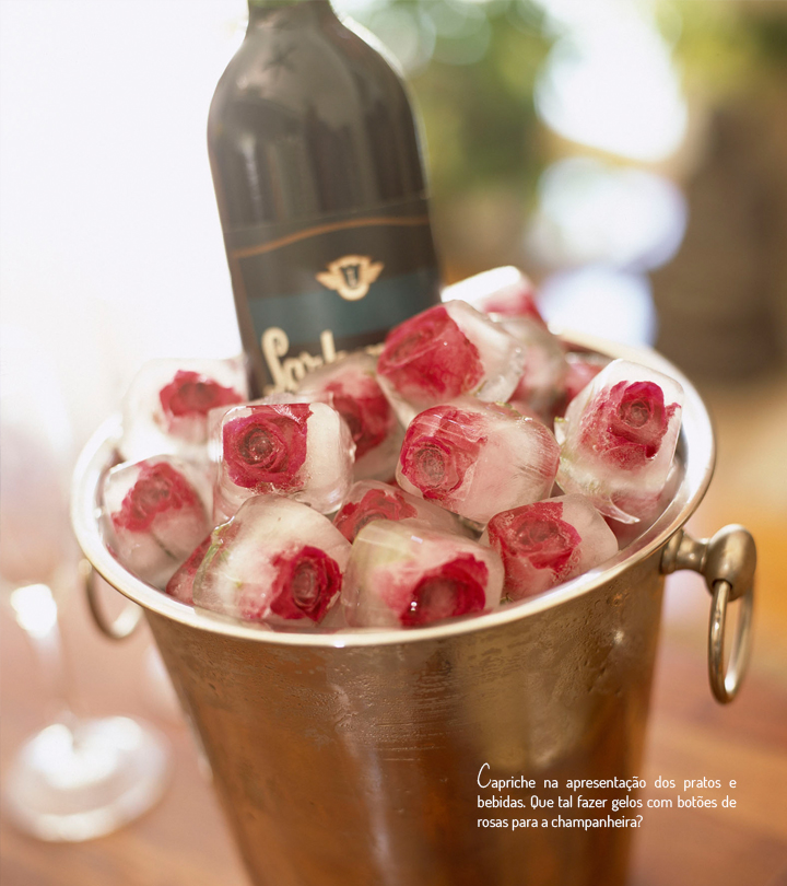 Decoração de: Detalhes; gelos com botões de rosas; Casa de Valentina