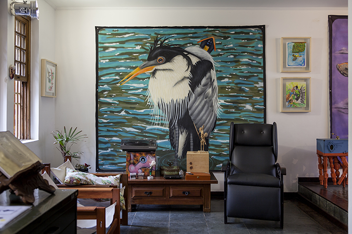 Decoração de: Sala de estar; pintura pássaro; Casa de Valentina