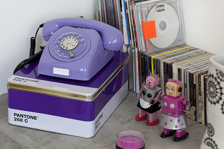 Decoração de: Detalhes; telefone vintage lilás; Casa de Valentina